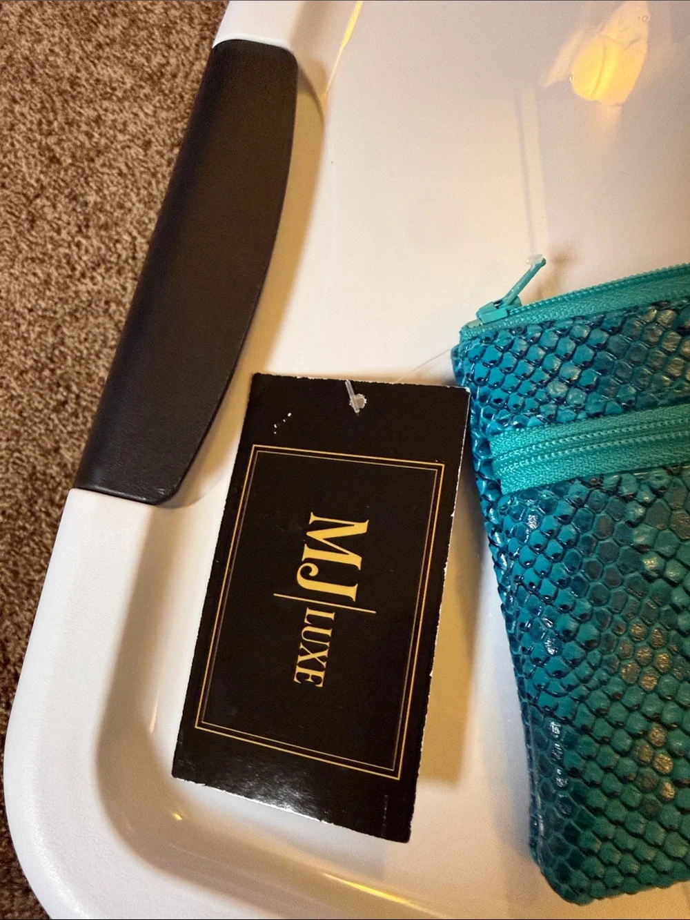 Makeup Junkie Luxe Teal Snake-Embossed Zip Wristlet with Detachable Strap